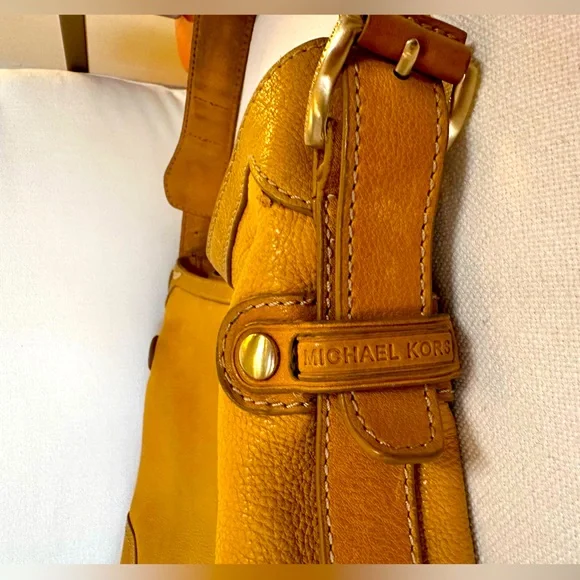 Michael Kors Shoulder Bag - Picture 9 of 12